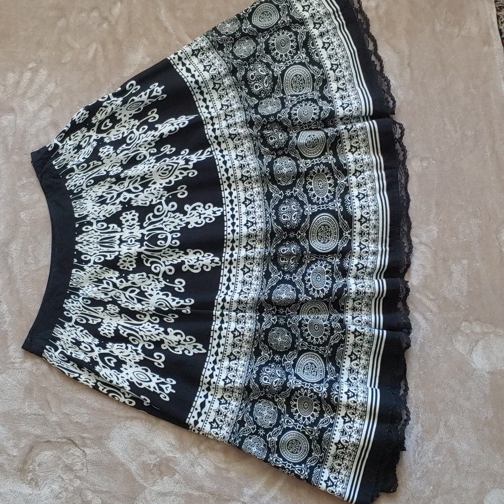 M Black and White Shirt